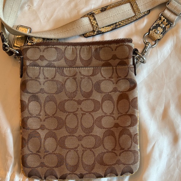 Coach Sutton Signature Python Swingpack - Picture 3 of 6
